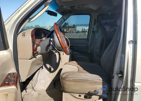 2004 Ford E150 Chate из США, поврежденный, VIN 1FDRE14LX4HA54850